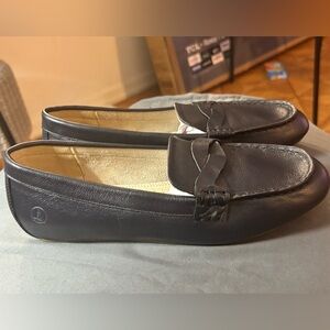 Lands' End women’s Navy Blue Leather Loafers sz 9.5B